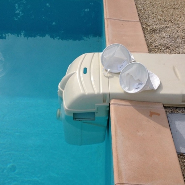 Máy lọc nước bể bơi thông minh