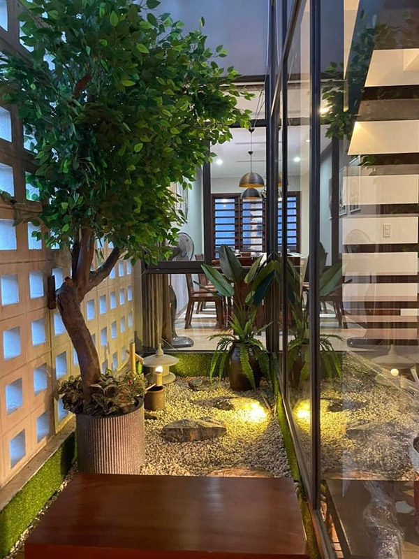 Cây si giả trang trí nhà hàng