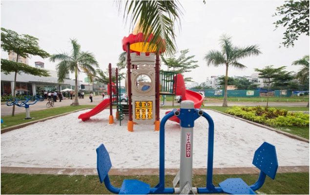Cát trắng sân chơi