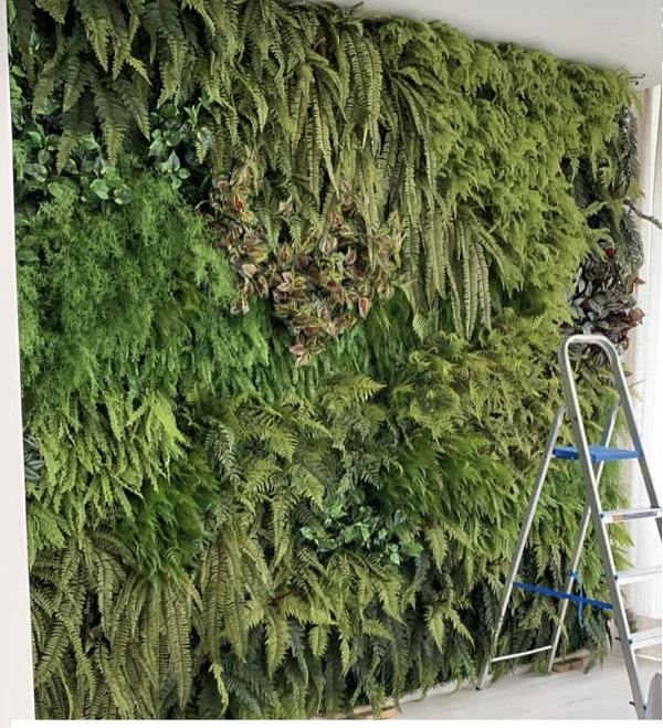 Chi Phí Làm Tường Cây Giả