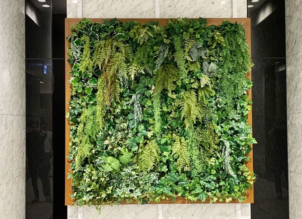 Giá Thi Công Tường Cây Giả Quán Cafe 