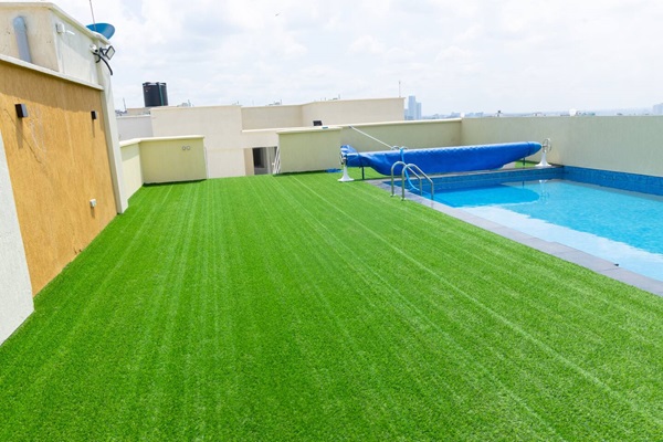 Báo Giá Cỏ Nhân Tạo Trang Trí Ban Công