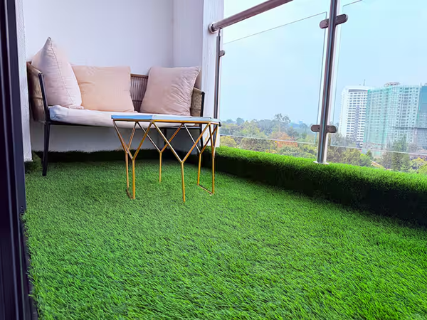 Báo Giá Cỏ Nhân Tạo Trang Trí Ban Công