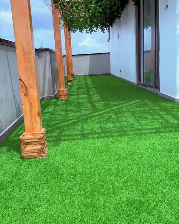 Cỏ nhân tạo có độc hại không