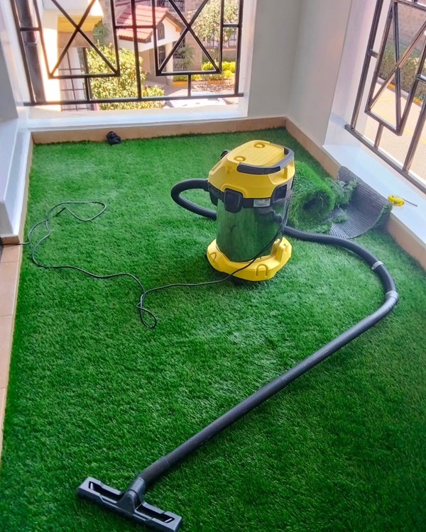 Cỏ nhân tạo có độc hại không