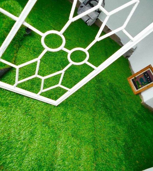 Cỏ nhân tạo có độc hại không